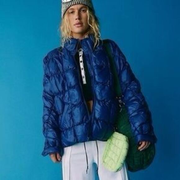 Free People Womens Scrunchy Glossy Pippa Packable Puffer Jacket Black Grape XS - Picture 1 of 16